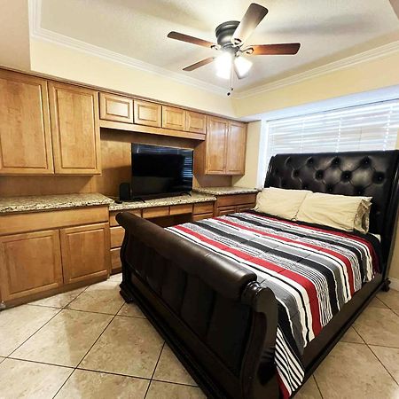 Spacious 5-Bedroom Retreat With Pool Minutes From The Las Vegas Strip לאס וגאס מראה חיצוני תמונה