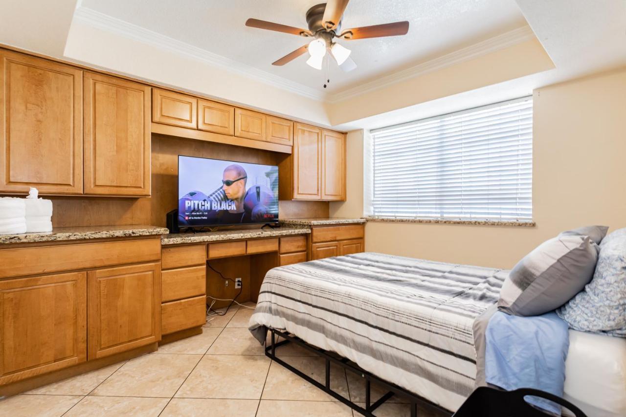 Spacious 5-Bedroom Retreat With Pool Minutes From The Las Vegas Strip לאס וגאס מראה חיצוני תמונה