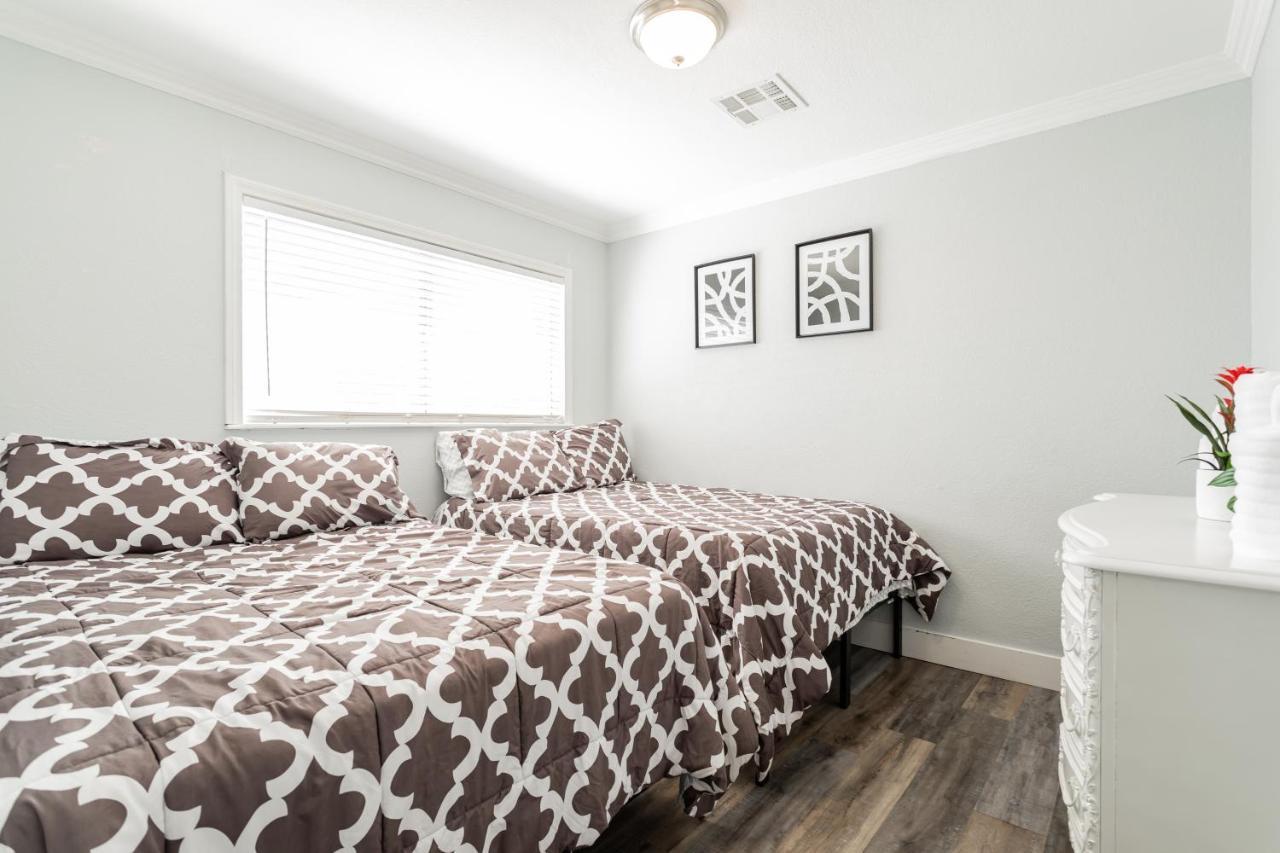 Spacious 5-Bedroom Retreat With Pool Minutes From The Las Vegas Strip לאס וגאס מראה חיצוני תמונה