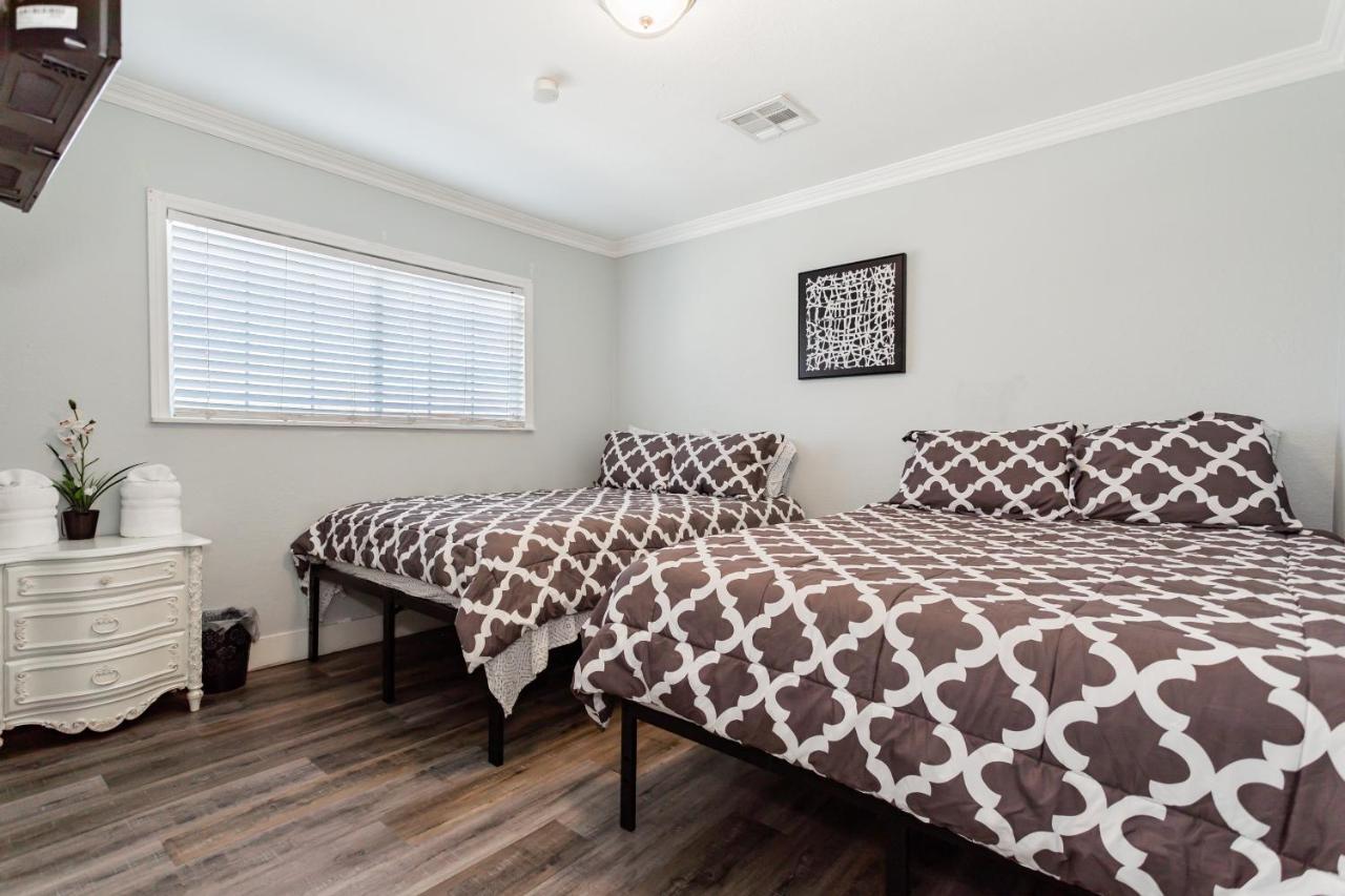 Spacious 5-Bedroom Retreat With Pool Minutes From The Las Vegas Strip לאס וגאס מראה חיצוני תמונה