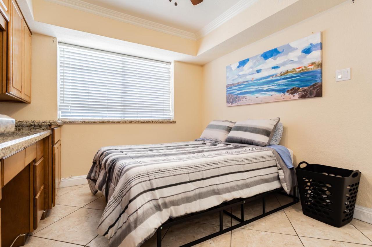 Spacious 5-Bedroom Retreat With Pool Minutes From The Las Vegas Strip לאס וגאס מראה חיצוני תמונה
