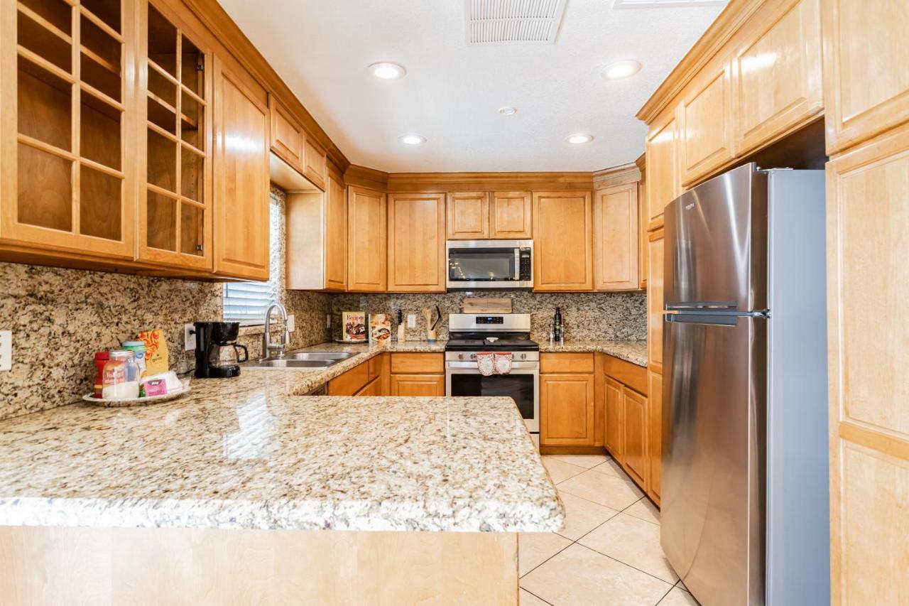 Spacious 5-Bedroom Retreat With Pool Minutes From The Las Vegas Strip לאס וגאס מראה חיצוני תמונה