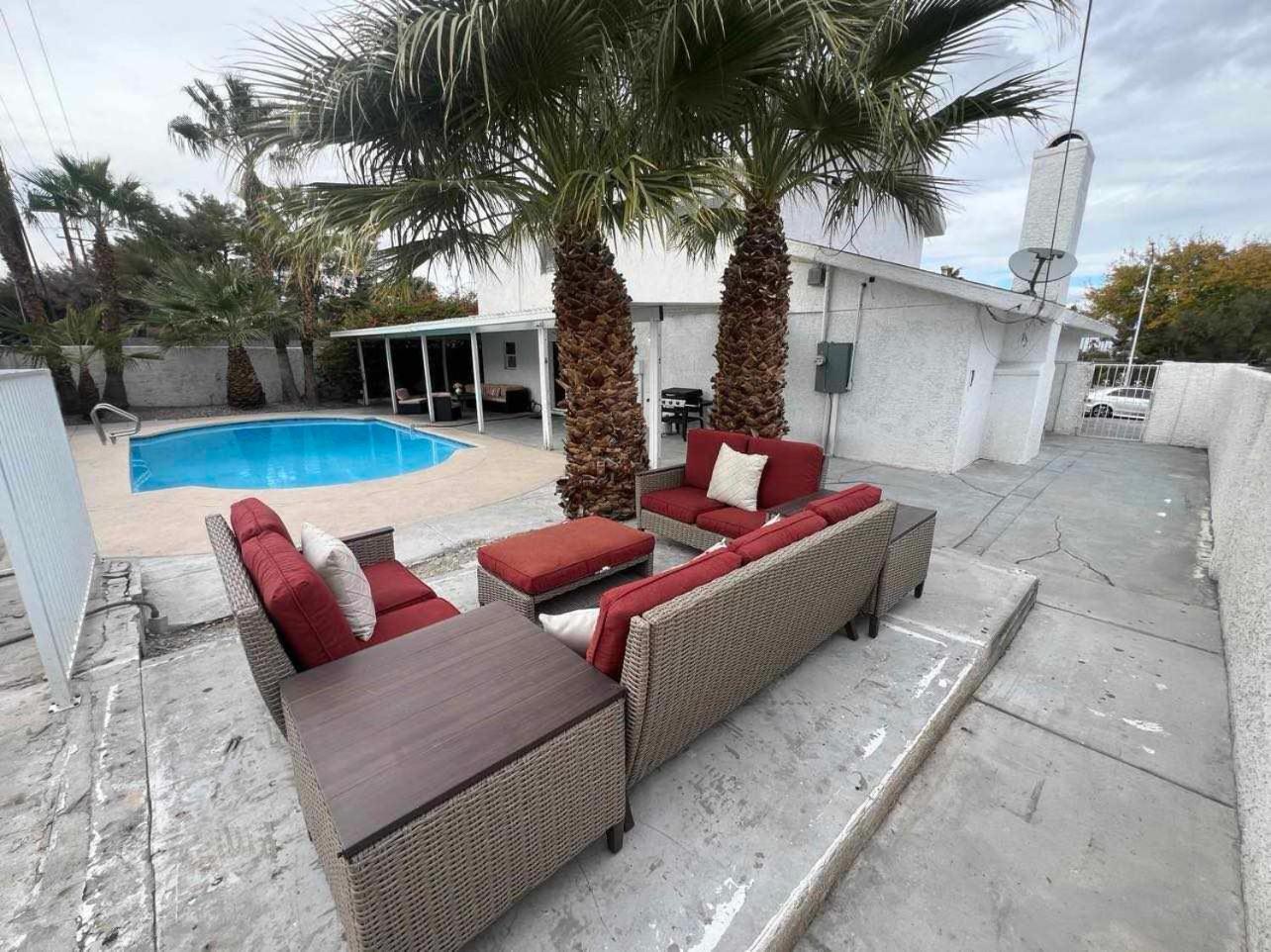 הוילה לאס וגאס The Vegas Escape - Near The Airport/Strip With Pool מראה חיצוני תמונה